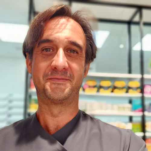 Andres Nebot farmac&eacute;utico comunitario de farmacia Nou Campanar